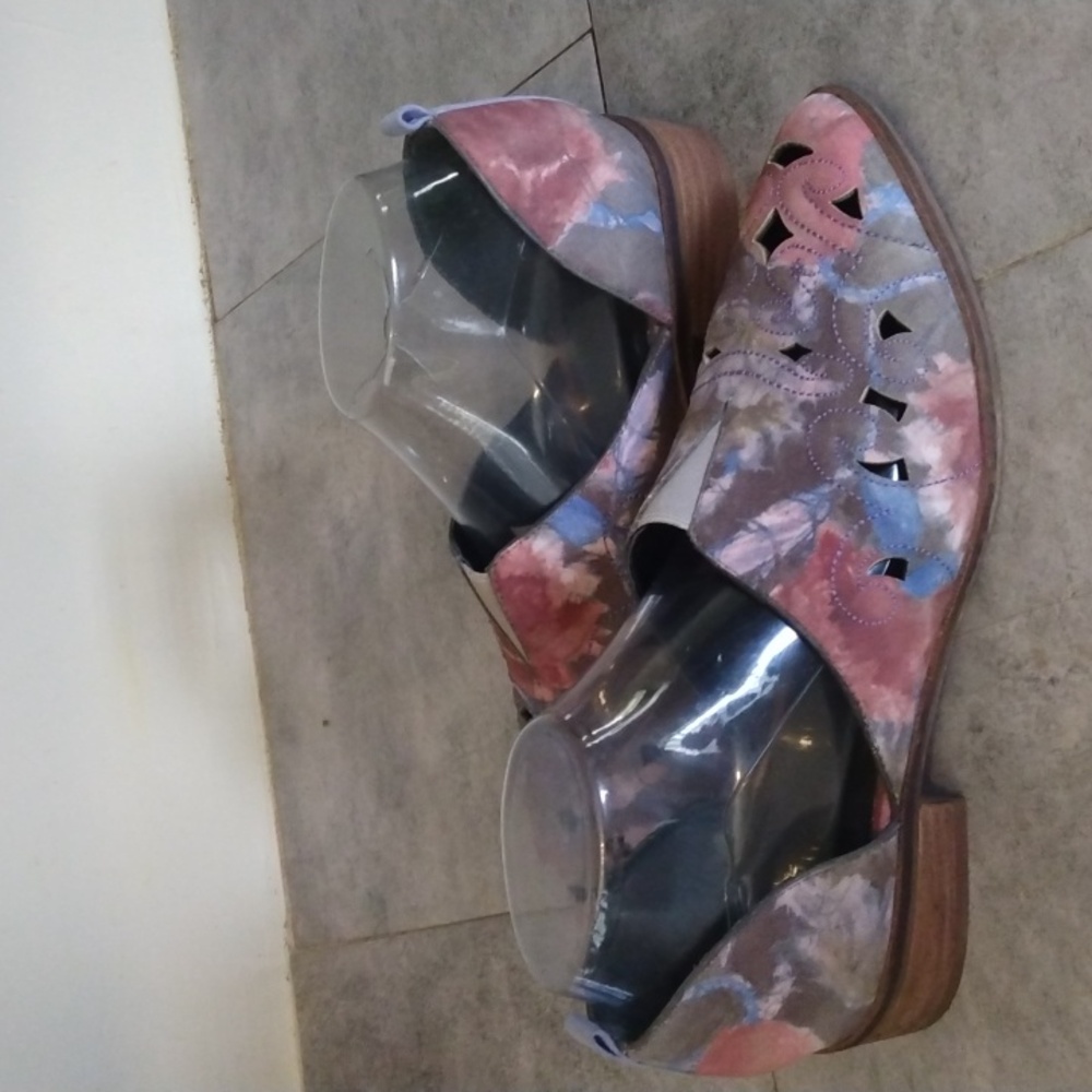 LORI  GOLDSTEIN SHOES